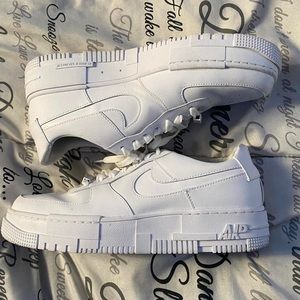 - Low platform Nike Air Force
